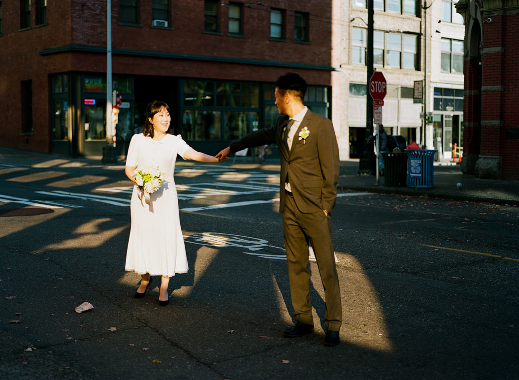 013-seattle-elopement-courthouse-wedding-photographer