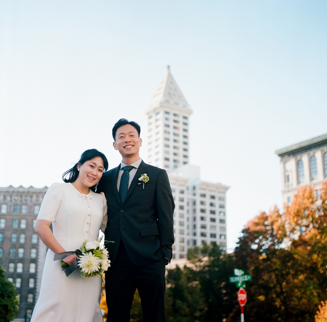 019-seattle-elopement-courthouse-wedding-photographer